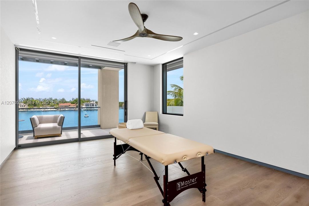 For Sale: $26,500,000 (7 beds, 10 baths, 10400 Square Feet)
