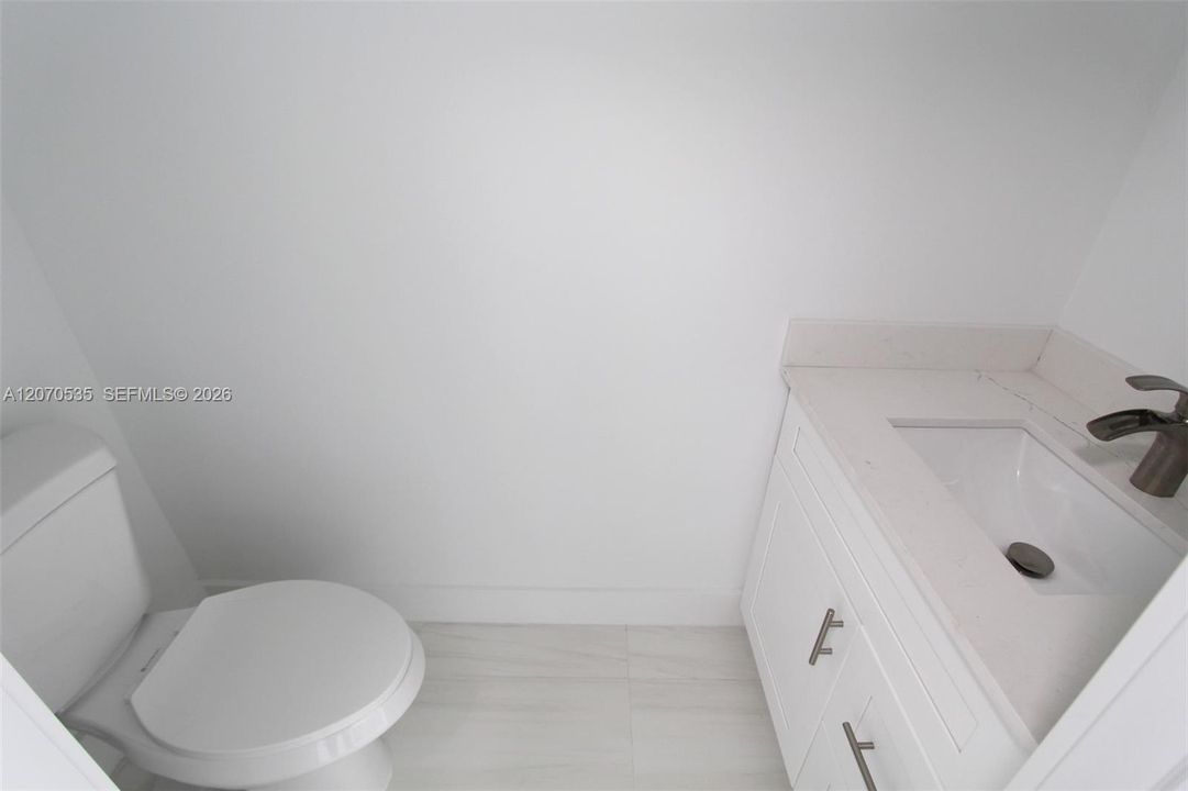For Rent: $3,200 (4 beds, 2 baths, 1670 Square Feet)