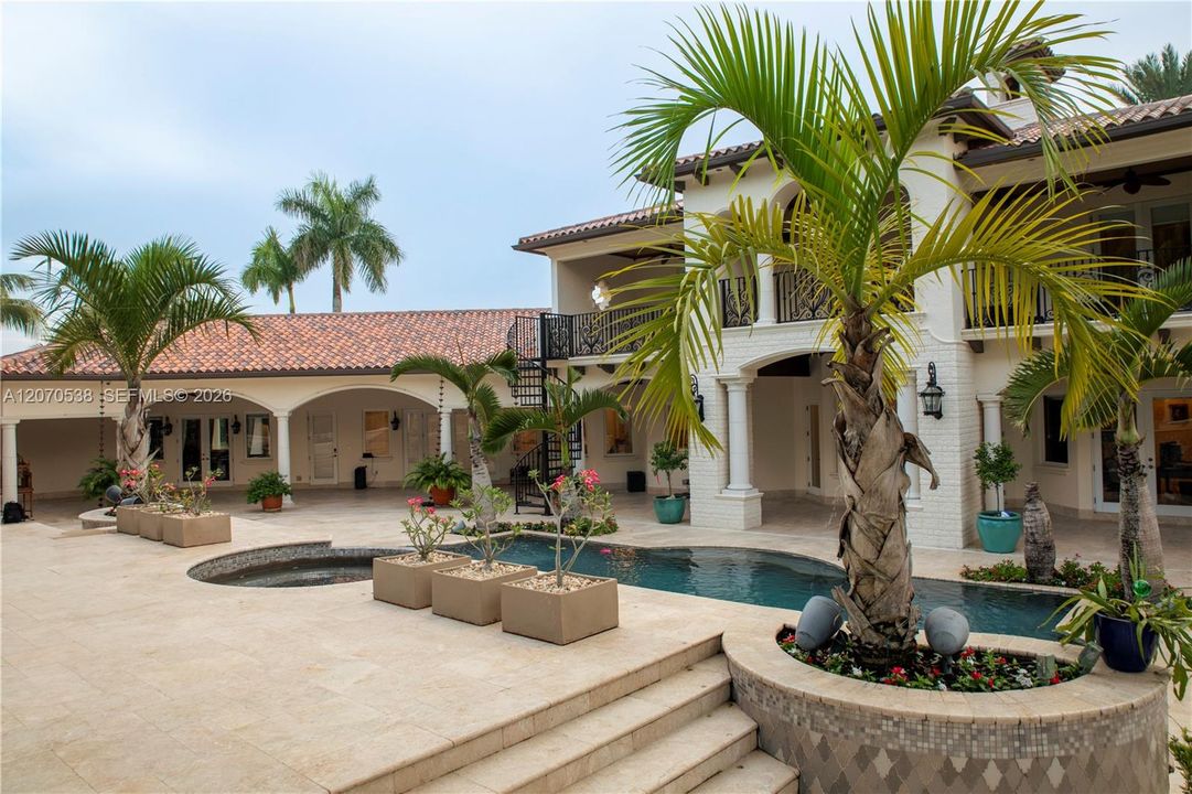 For Sale: $5,500,000 (6 beds, 5 baths, 9264 Square Feet)