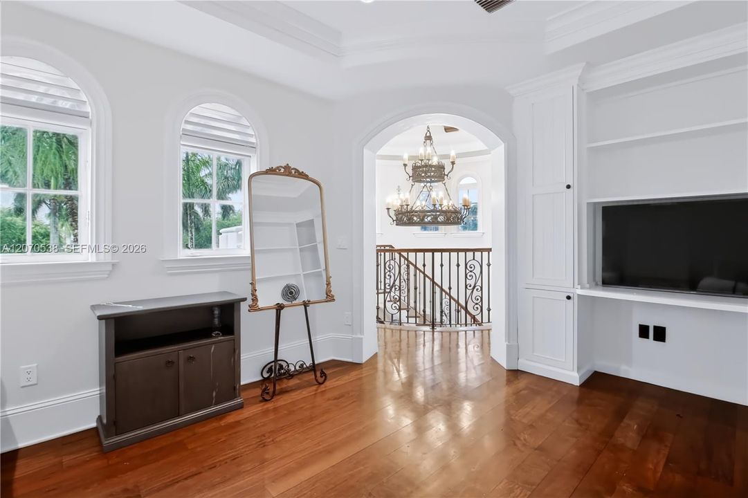 For Sale: $5,500,000 (6 beds, 5 baths, 9264 Square Feet)