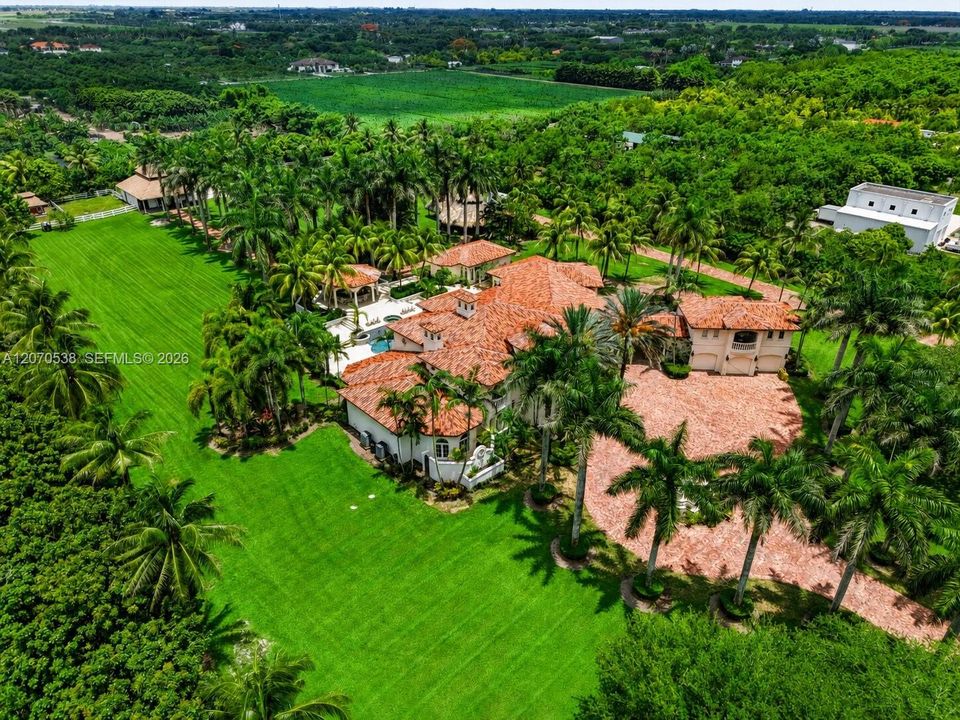 For Sale: $5,500,000 (6 beds, 5 baths, 9264 Square Feet)