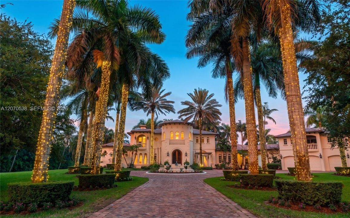 For Sale: $5,500,000 (6 beds, 5 baths, 9264 Square Feet)