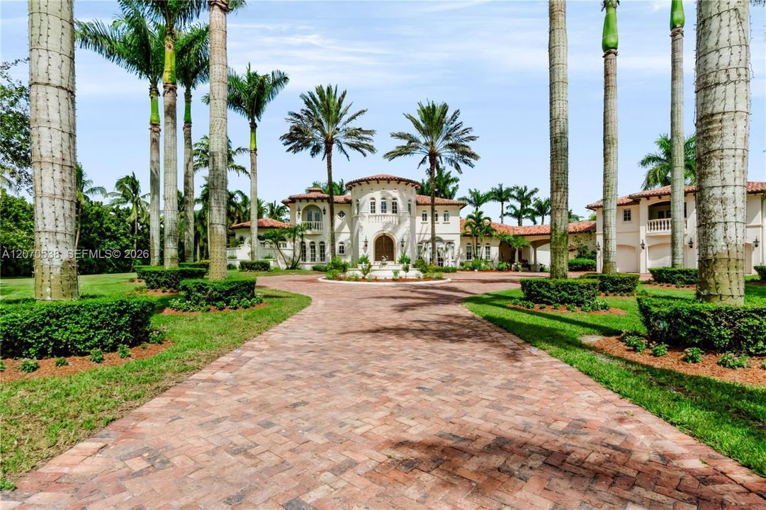For Sale: $5,500,000 (6 beds, 5 baths, 9264 Square Feet)