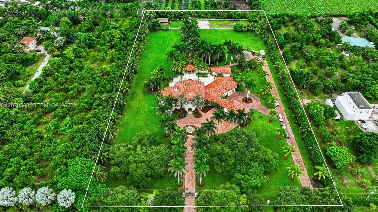 For Sale: $5,500,000 (6 beds, 5 baths, 9264 Square Feet)
