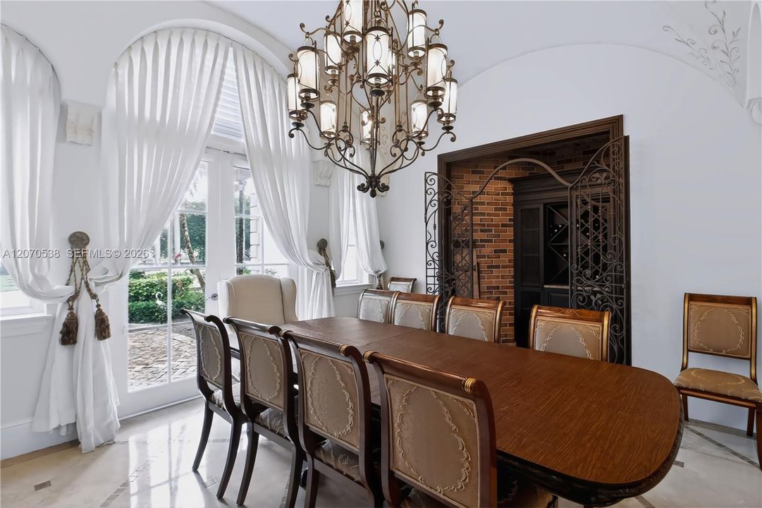 For Sale: $5,500,000 (6 beds, 5 baths, 9264 Square Feet)