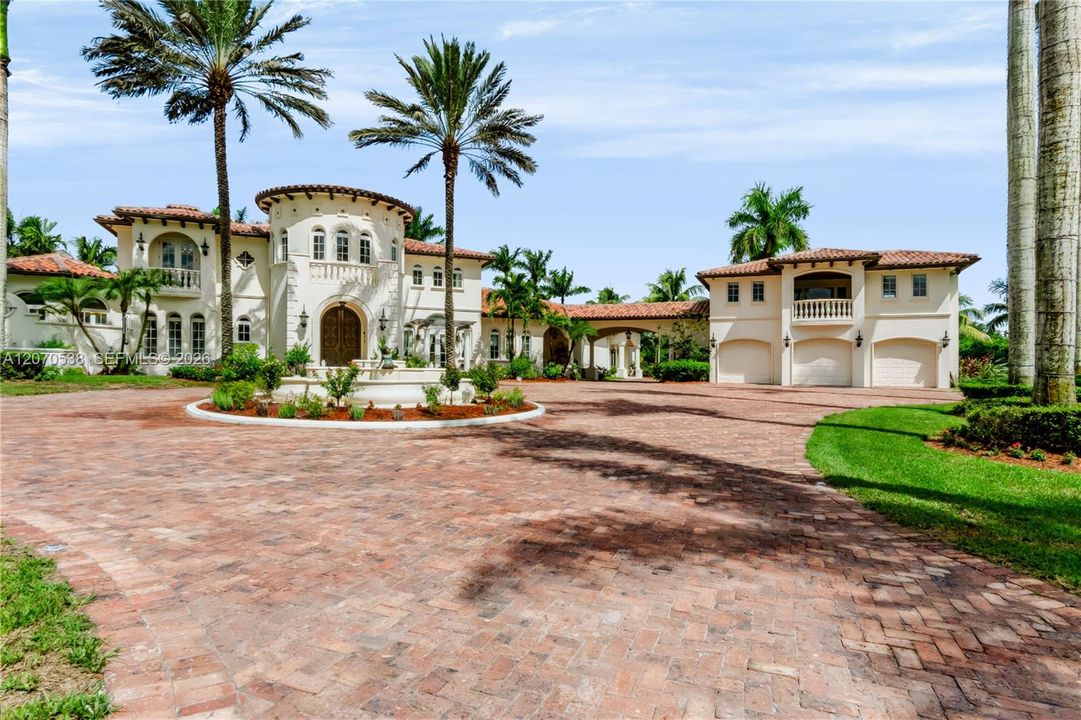 For Sale: $5,500,000 (6 beds, 5 baths, 9264 Square Feet)