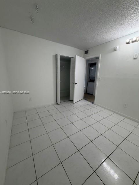 For Rent: $2,450 (3 beds, 2 baths, 993 Square Feet)