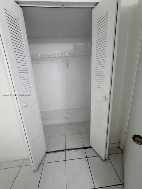 For Rent: $2,450 (3 beds, 2 baths, 993 Square Feet)