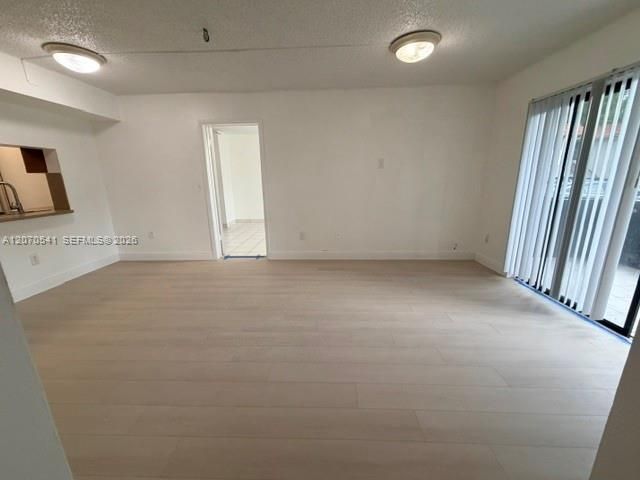 For Rent: $2,450 (3 beds, 2 baths, 993 Square Feet)