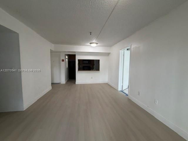 For Rent: $2,450 (3 beds, 2 baths, 993 Square Feet)