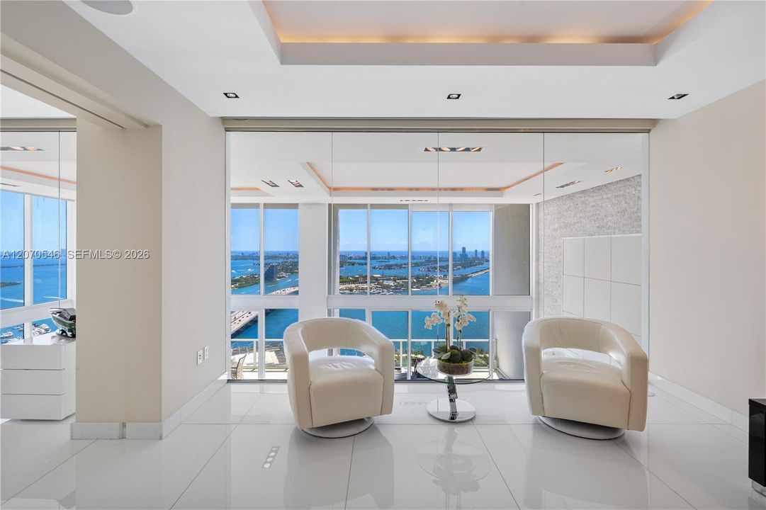 En Venta: $4,950,000 (5 camas, 5 baños, 4879 Pies cuadrados)