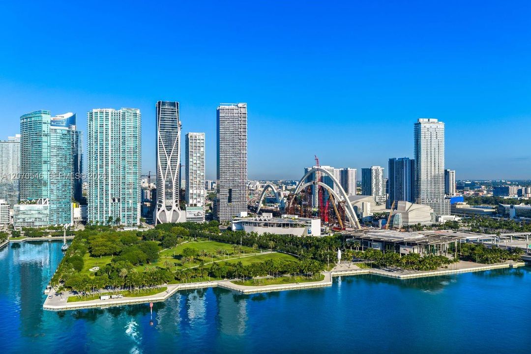 En Venta: $4,950,000 (5 camas, 5 baños, 4879 Pies cuadrados)