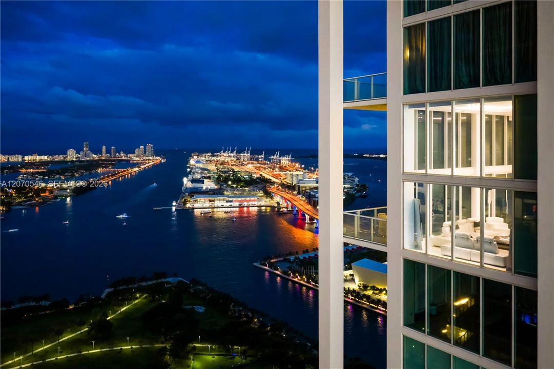 En Venta: $4,950,000 (5 camas, 5 baños, 4879 Pies cuadrados)