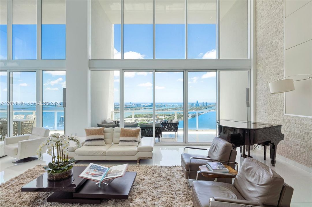 En Venta: $4,950,000 (5 camas, 5 baños, 4879 Pies cuadrados)