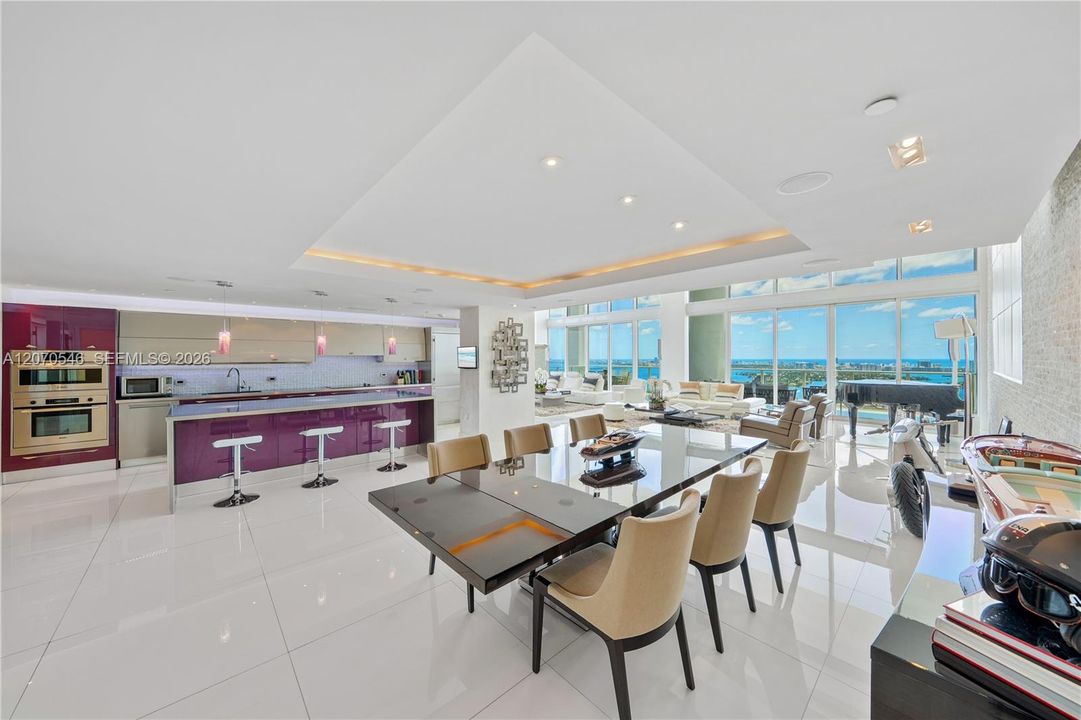 En Venta: $4,950,000 (5 camas, 5 baños, 4879 Pies cuadrados)