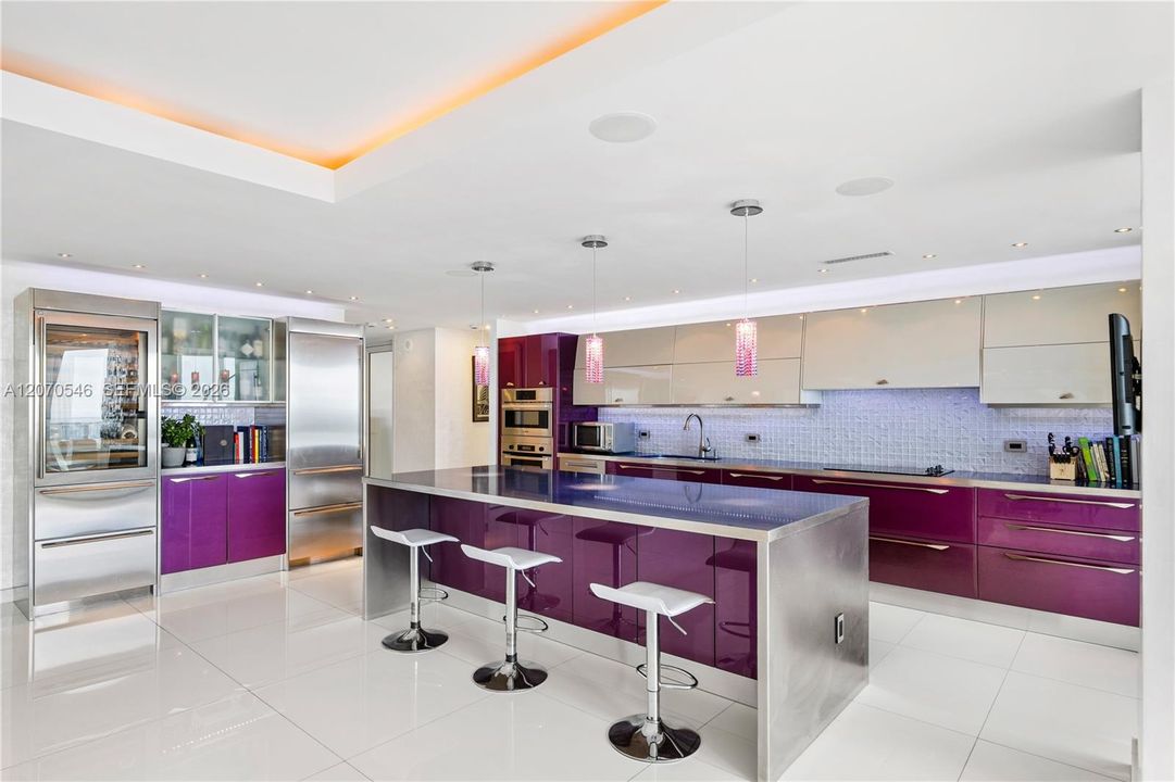 En Venta: $4,950,000 (5 camas, 5 baños, 4879 Pies cuadrados)