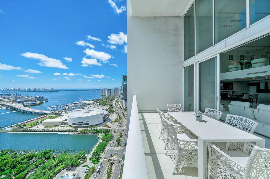 En Venta: $4,950,000 (5 camas, 5 baños, 4879 Pies cuadrados)