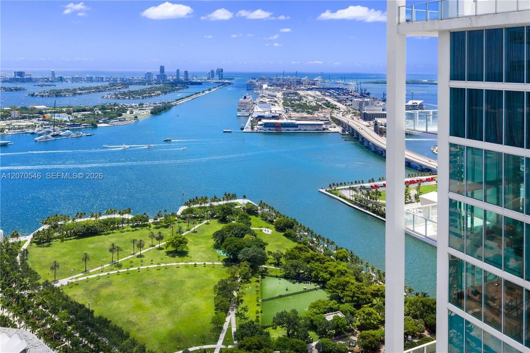 En Venta: $4,950,000 (5 camas, 5 baños, 4879 Pies cuadrados)