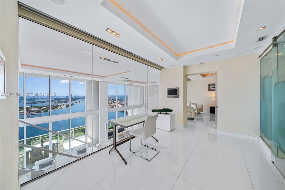En Venta: $4,950,000 (5 camas, 5 baños, 4879 Pies cuadrados)