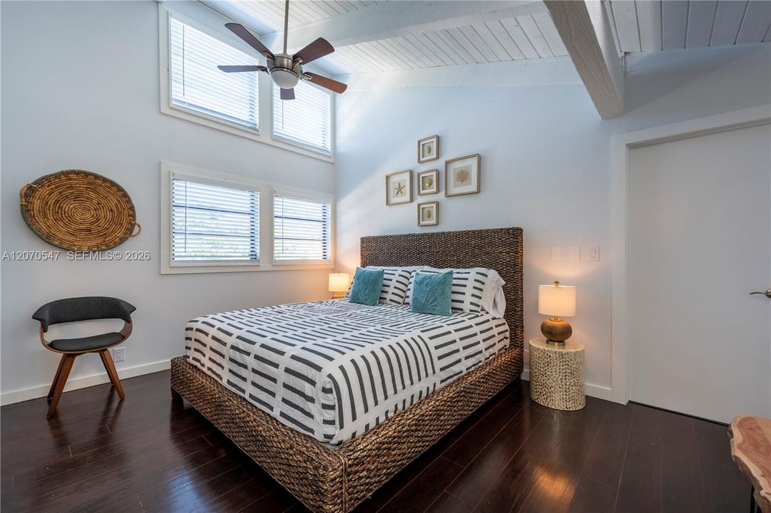 For Rent: $6,200 (3 beds, 2 baths, 2350 Square Feet)