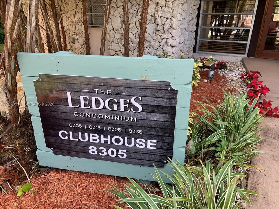 For Rent: $1,900 (1 beds, 1 baths, 807 Square Feet)