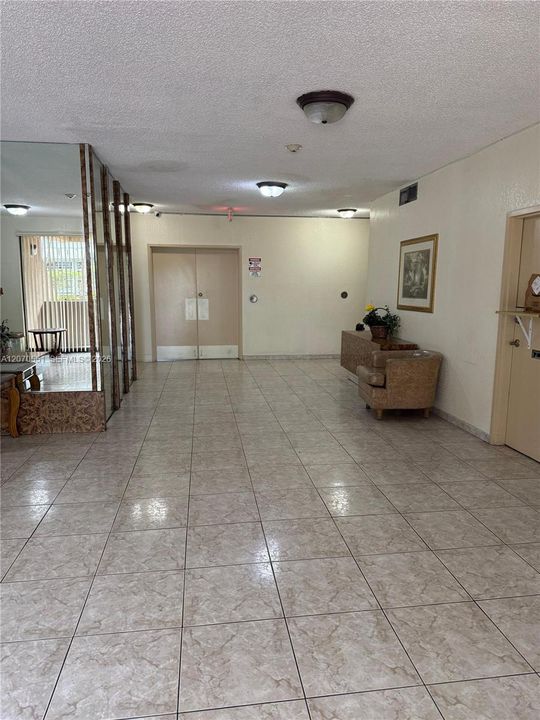 For Rent: $1,650 (1 beds, 1 baths, 722 Square Feet)
