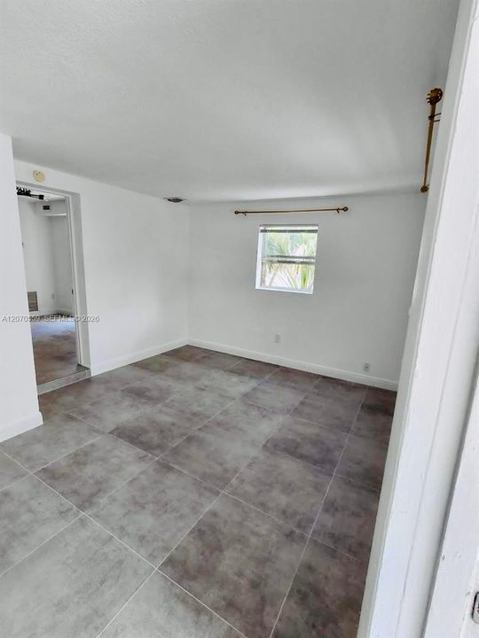 For Rent: $1,700 (2 beds, 1 baths, 576 Square Feet)