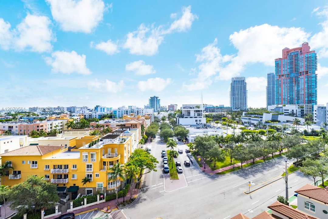 For Sale: $674,000 (1 beds, 1 baths, 740 Square Feet)