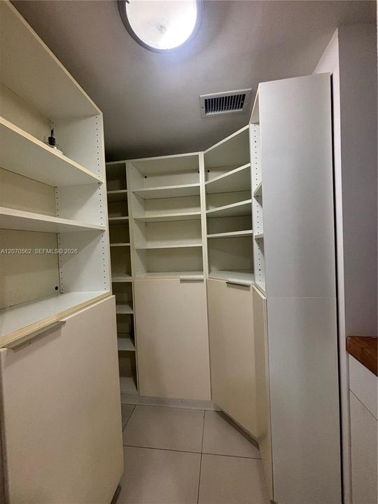For Rent: $11,500 (3 beds, 2 baths, 2498 Square Feet)