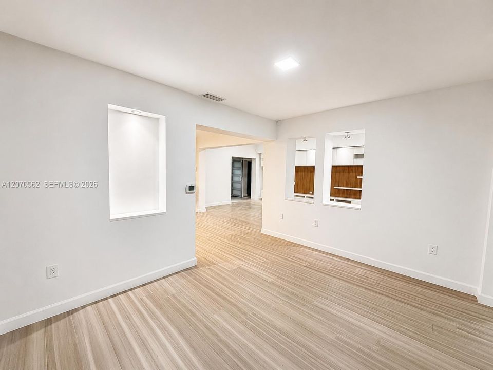 For Rent: $11,500 (3 beds, 2 baths, 2498 Square Feet)