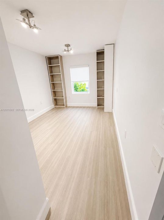 For Rent: $11,500 (3 beds, 2 baths, 2498 Square Feet)