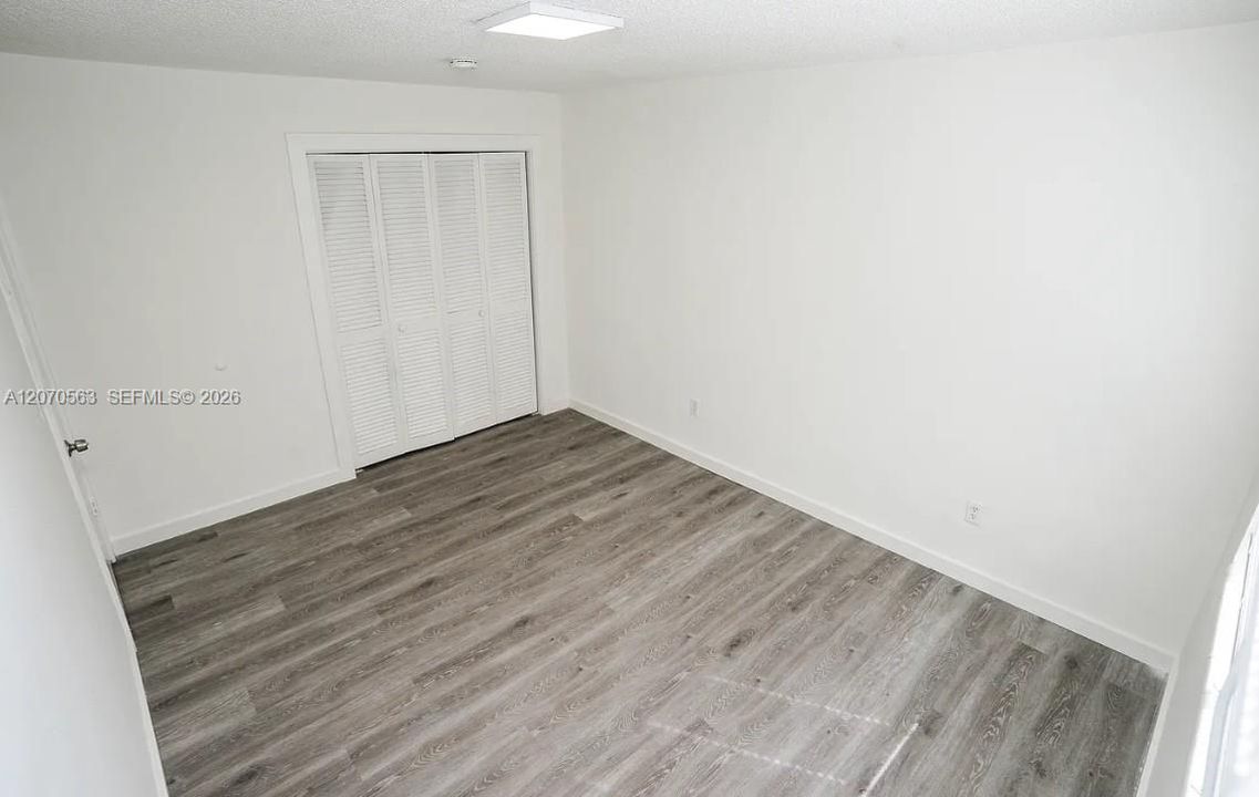 For Rent: $2,000 (2 beds, 1 baths, 4740 Square Feet)