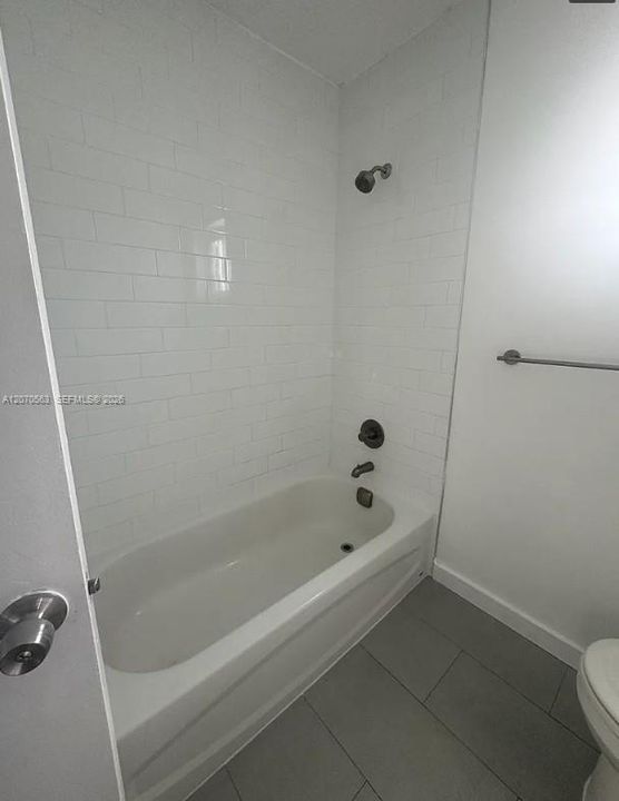 For Rent: $2,000 (2 beds, 1 baths, 4740 Square Feet)