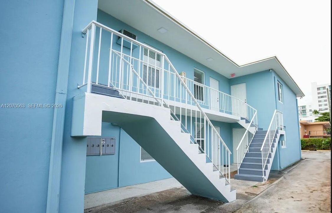 For Rent: $2,000 (2 beds, 1 baths, 4740 Square Feet)