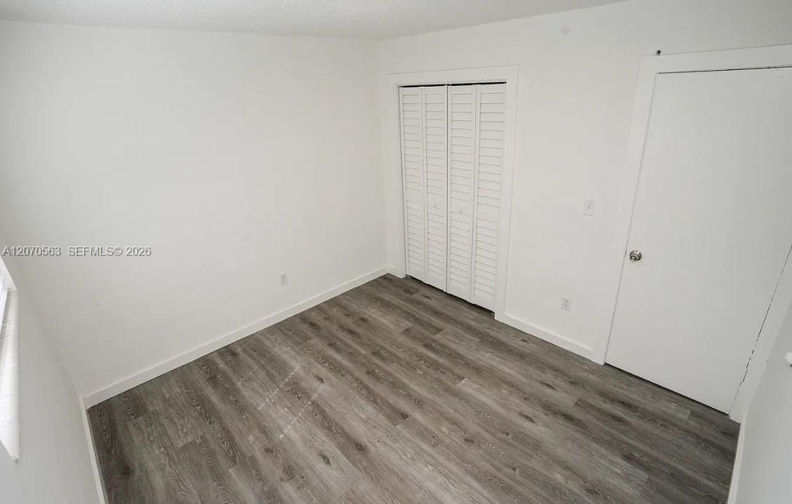 For Rent: $2,000 (2 beds, 1 baths, 4740 Square Feet)