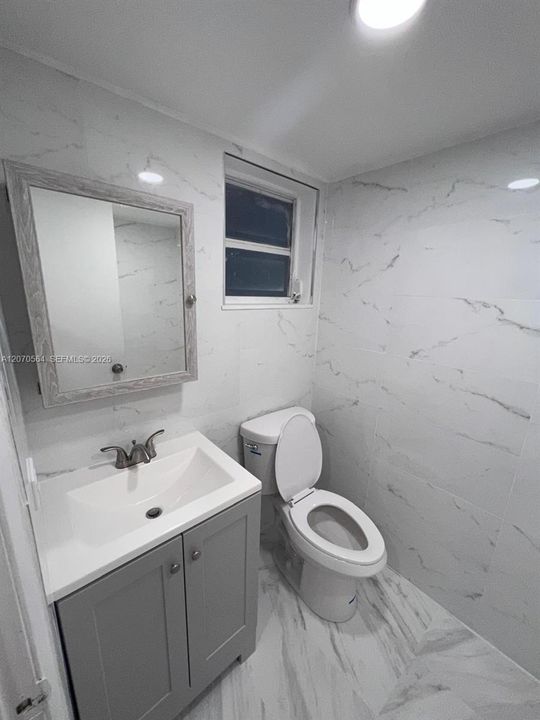 For Sale: $255,000 (1 beds, 1 baths, 620 Square Feet)