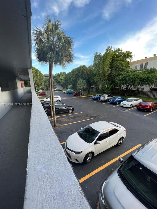 For Sale: $255,000 (1 beds, 1 baths, 620 Square Feet)