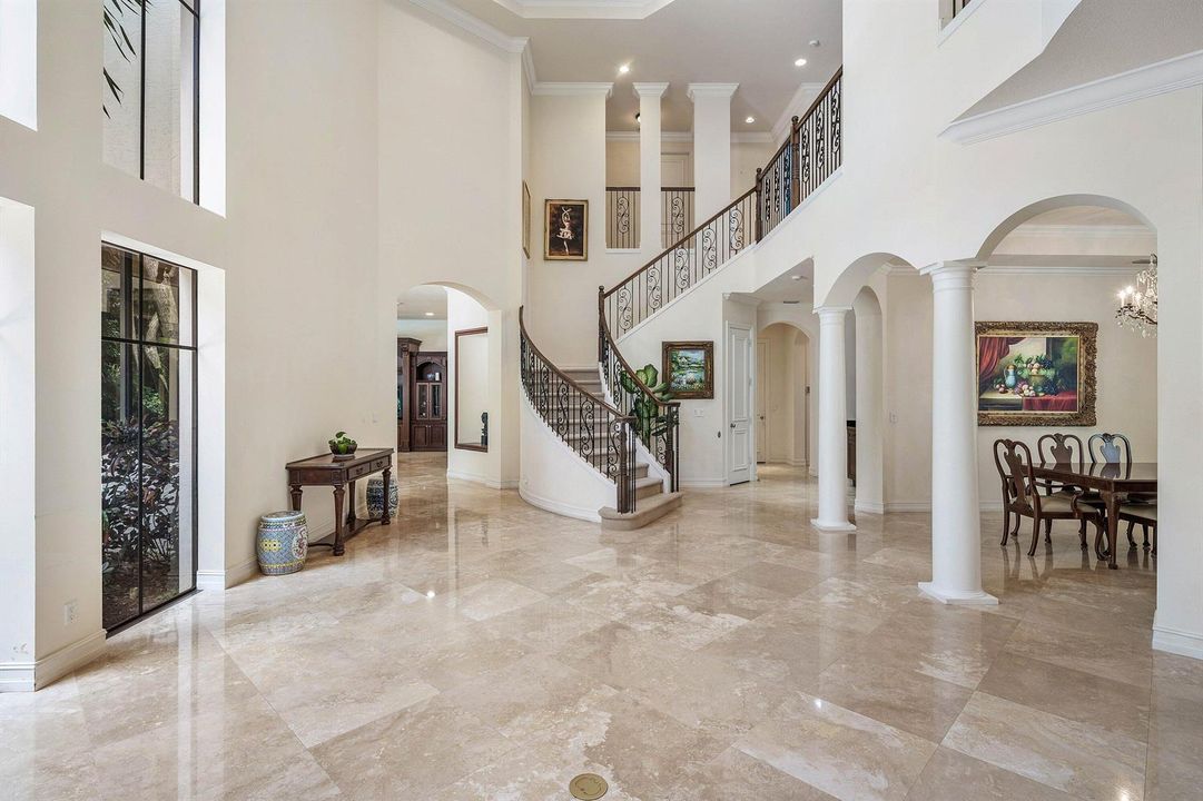 Foyer-and-Curved-Staircase