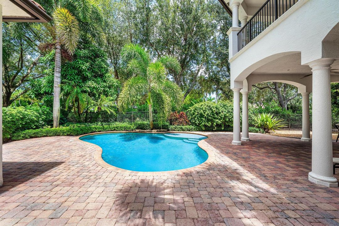 Pool-and-Tropical-Landscaping