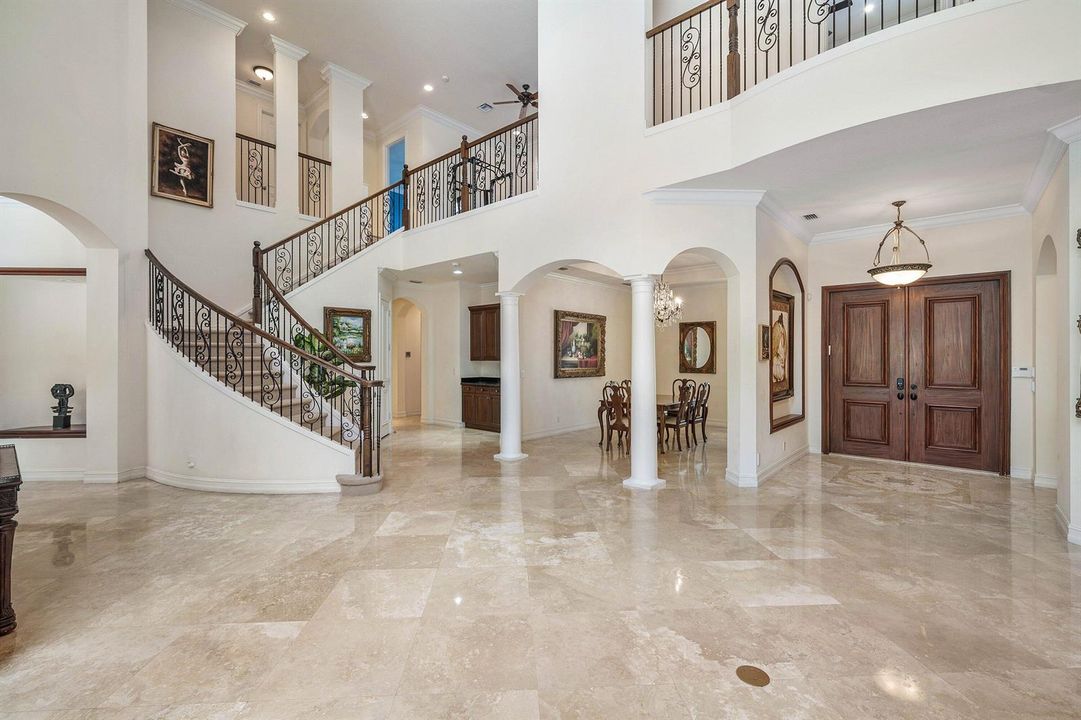 Grand-Foyer-and-Staircase