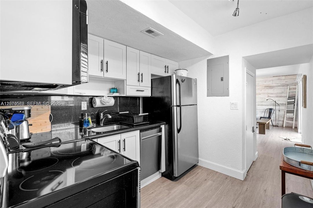 For Sale: $495,000 (3 beds, 3 baths, 1480 Square Feet)
