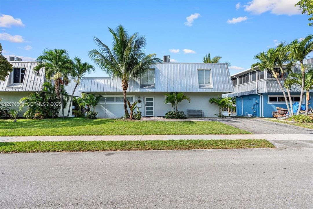 For Sale: $495,000 (3 beds, 3 baths, 1480 Square Feet)