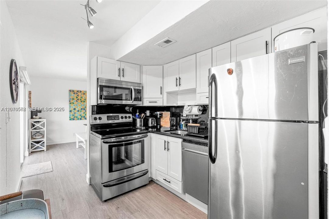 For Sale: $495,000 (3 beds, 3 baths, 1480 Square Feet)