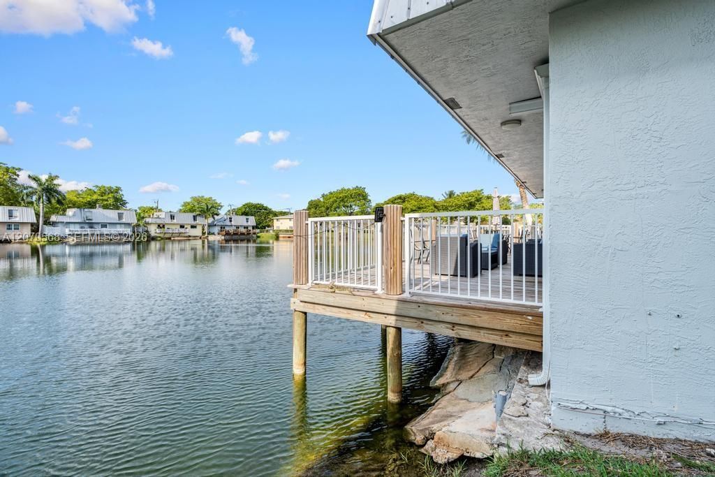 For Sale: $495,000 (3 beds, 3 baths, 1480 Square Feet)
