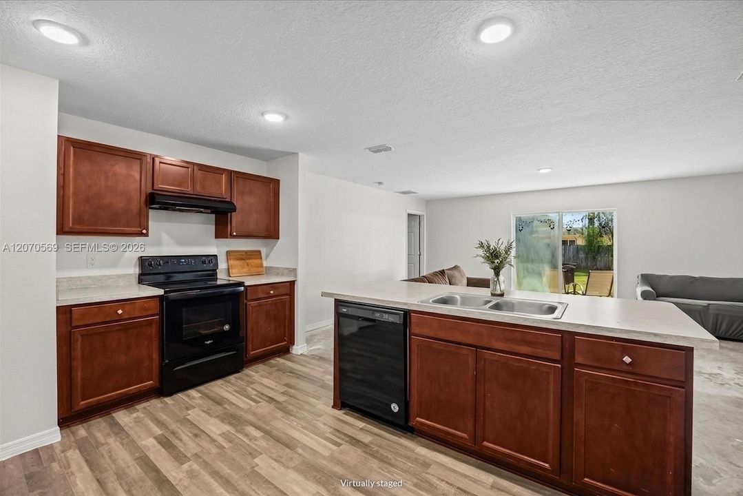 For Sale: $374,700 (4 beds, 2 baths, 1806 Square Feet)