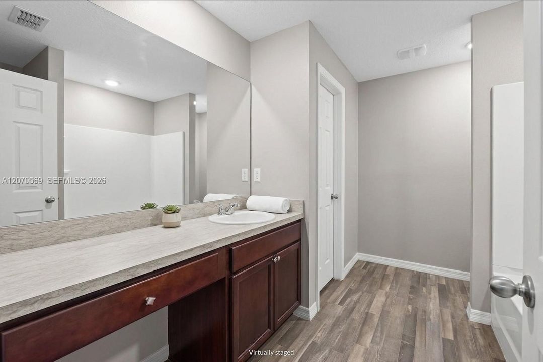 For Sale: $374,700 (4 beds, 2 baths, 1806 Square Feet)