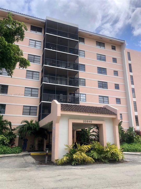 For Rent: $2,450 (2 beds, 1 baths, 1468 Square Feet)