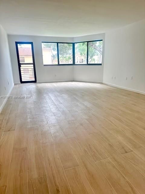 For Rent: $2,450 (2 beds, 1 baths, 1468 Square Feet)
