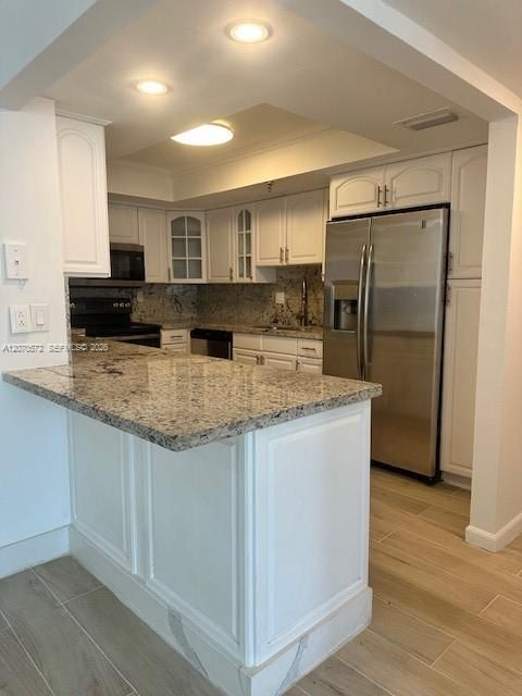For Rent: $2,450 (2 beds, 1 baths, 1468 Square Feet)