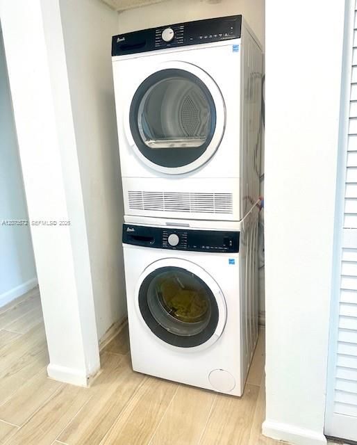 For Rent: $2,450 (2 beds, 1 baths, 1468 Square Feet)